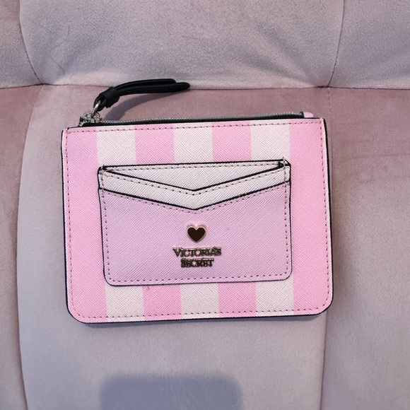 Sold! Victorias secret case - Picture 1 of 4